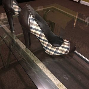 Brand new Aquascutumi pumps